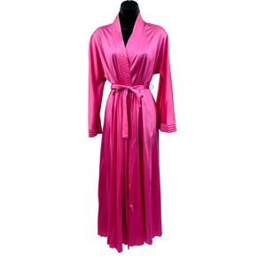 Vanity Fair Vintage pink lightweight Robe